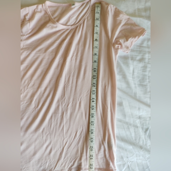 Girls Airism light pink t-shirt from Uniqlo - Picture 5 of 8